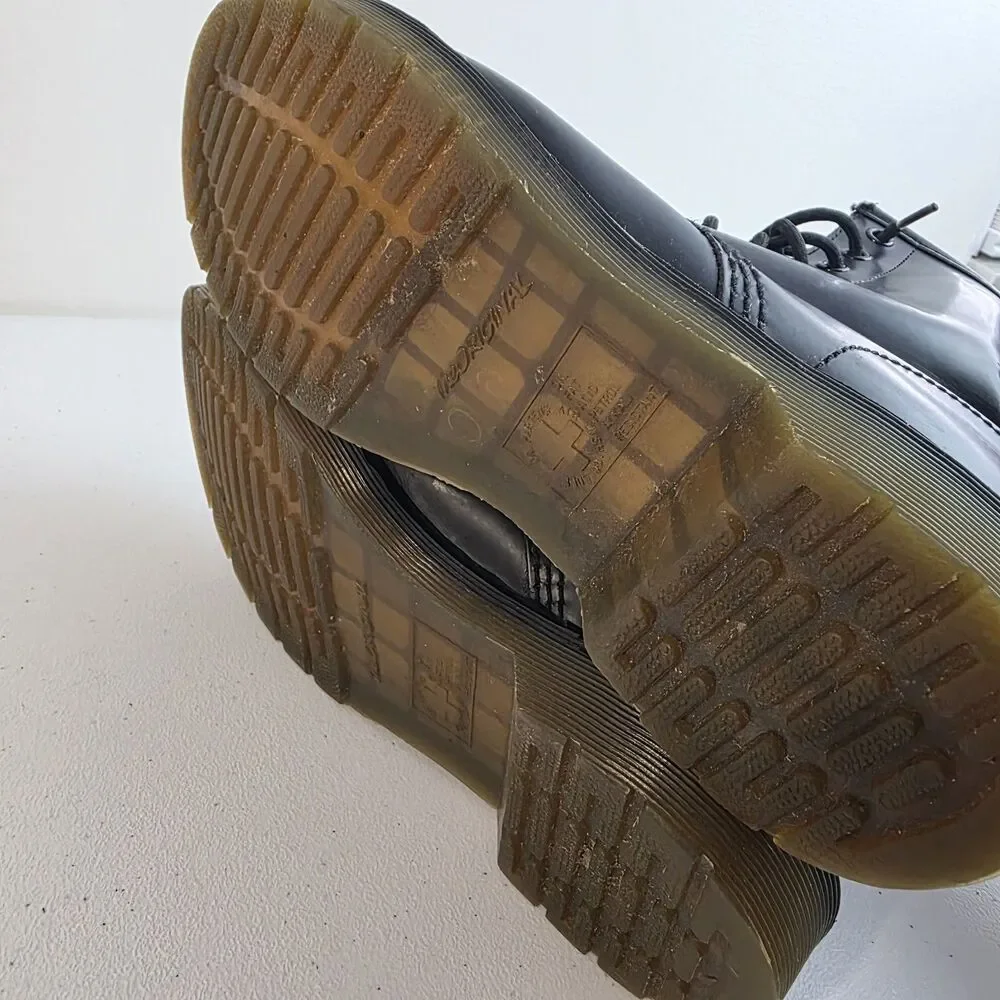 Dr. Martens Womens AirWair Black Leather Classic Combat Style Boots Sz 8 8 Hole - Picture 6 of 8